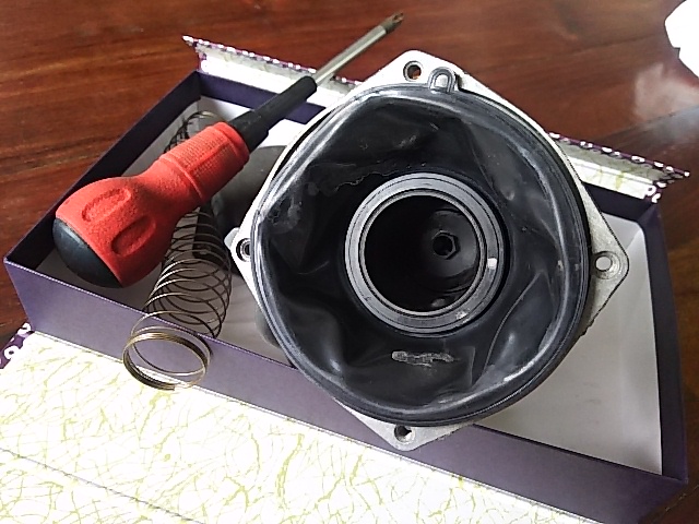 GB250上蓋を外したところ